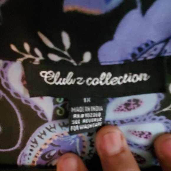 Button down blouse! - Picture 6 of 6